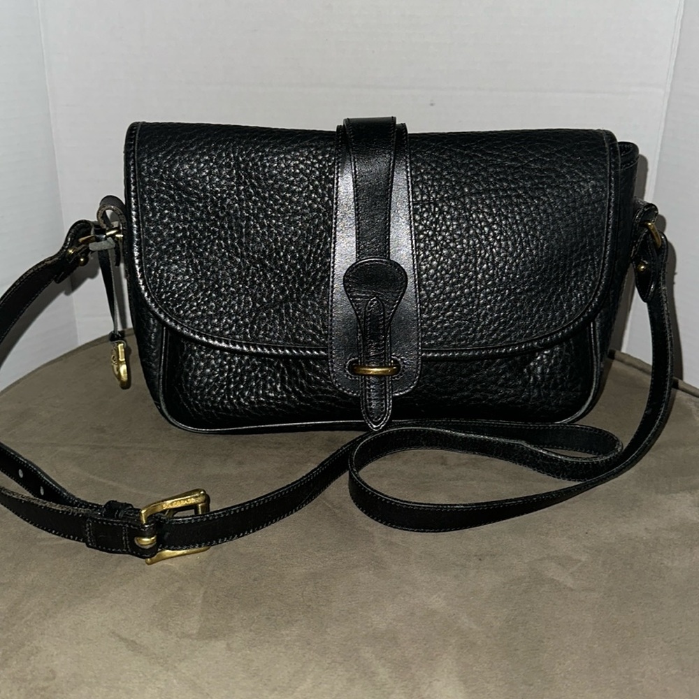 Vintage Dooney crossbody purse.